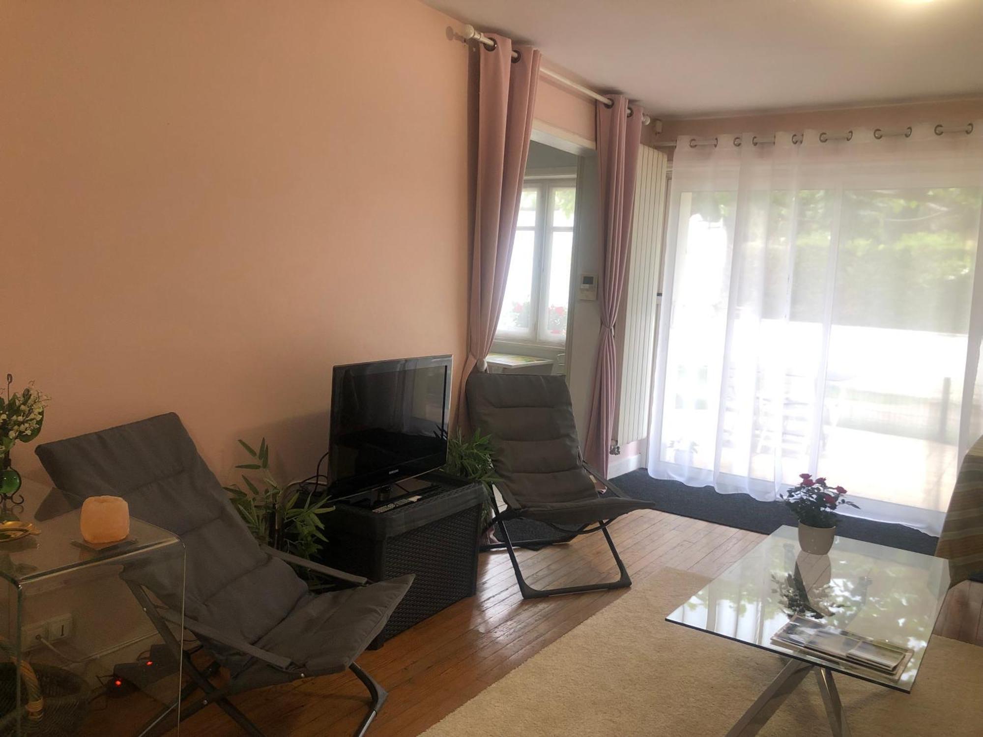 70 M2 De Plain-pied Terrasse Jardin *